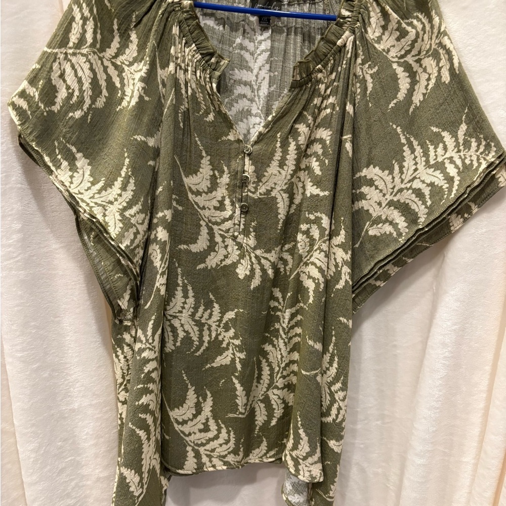 GUC  Green Short Sleeve Tie Front Blouse